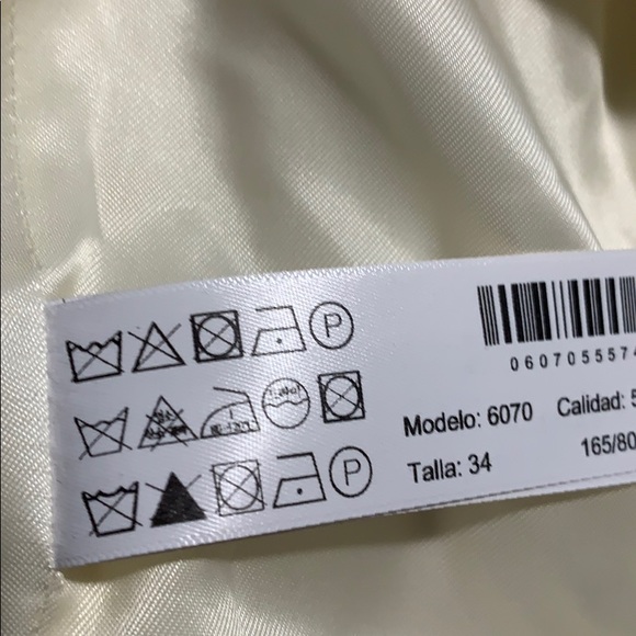 NWT. Massimo Dutti Ivory Wool Blazer. Size 4 - Picture 11 of 11